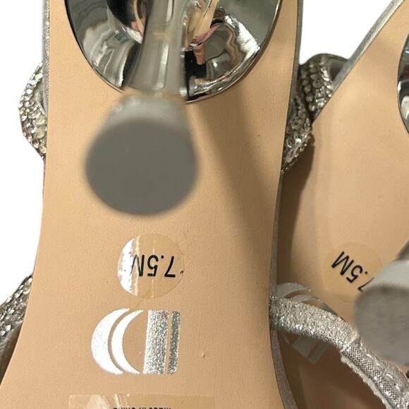 D’Amelio Footwear Dalilah Silver Rhinestone Ankle Strap Sandal Women's 7.5 NEW - Picture 6 of 7